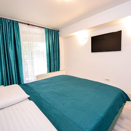 City Center Suite With Terrace Букурещ Екстериор снимка